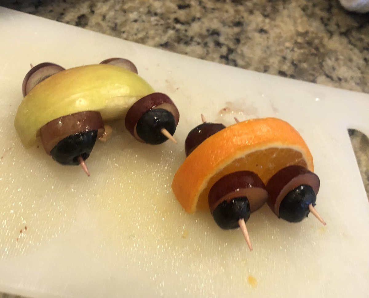 CoronaMama1's tweet image. Children aren’t getting recommended servings of fruits and vegetables daily. Make it fun! Fruit race cars. Idea courtesy of @IamTabithaBrown #TabTime #CotonaMamas