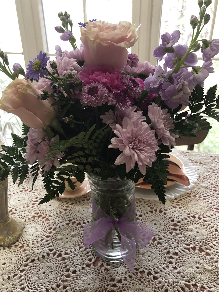 Such pretty Valentine’s flowers from my friend Chuck in Chicago.