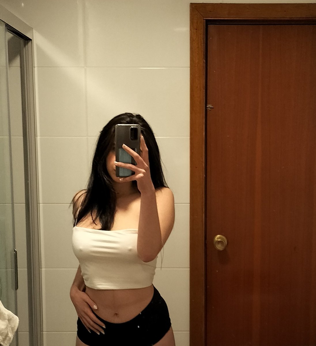 ItsSiilvii's tweet photo. El otro día me saqué estas foticos en las que me veo reinisima y me apetecía compartirlas por aquí también https://t.co/xekKo0WUIz