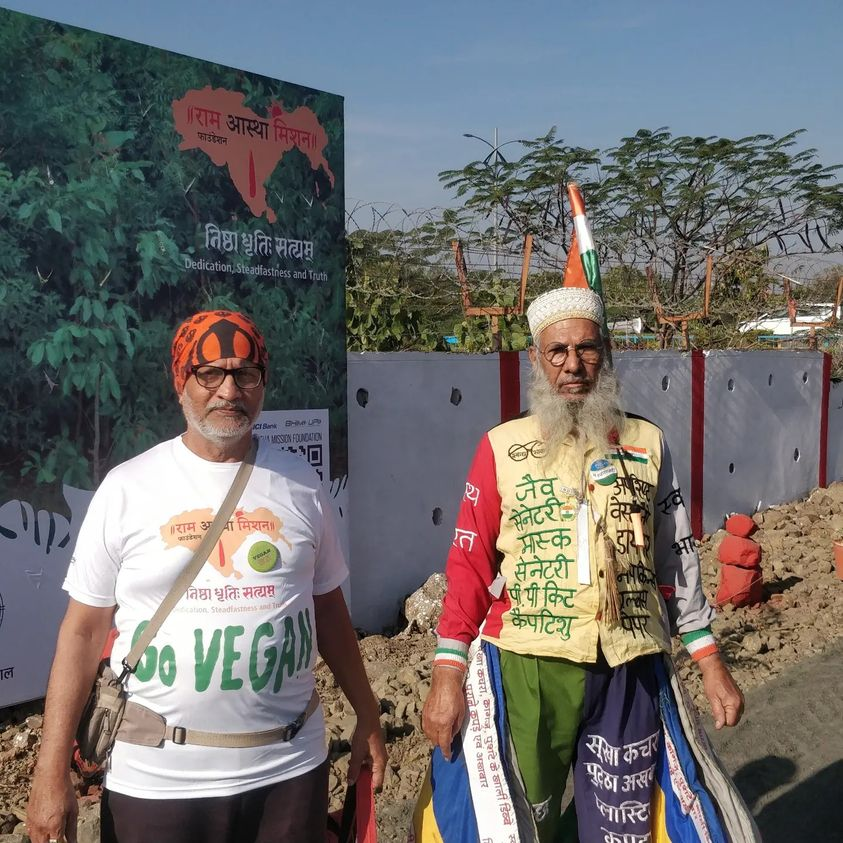 GirishShahJain's tweet image. जब उद्देश्य पर नजर हो तो "लोग क्या कहेंगे?" ज्यादा मायने नहीं रखता। आज भोपाल में #रामवन में मप्र के मंत्रिमंडल द्वारा वृक्षारोपण के अवसर पर,स्वच्छता के लिए समर्पित सैफ़ुद्दीन शाजापुरवाला के साथ। वीगन स्वच्छता का सही मार्ग है।
#ramvan #GoVegan #Bhopal #IndVsAus 
19.2.2023