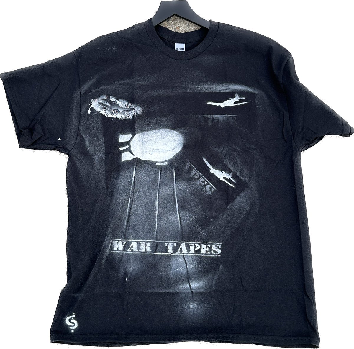 CortexHip's tweet photo. For Sale
“Night Training”
$40
XL
#art #artist #graffiti #graff #ww2 #abstract #shirts #clothing #clothes #clothesforsale #shopping #designer #nashville #nashvilleart #nashvilleartist #merch #hiphop #mindofcc #skater #skaterclothes #blimp https://t.co/cCUaXXQxC2