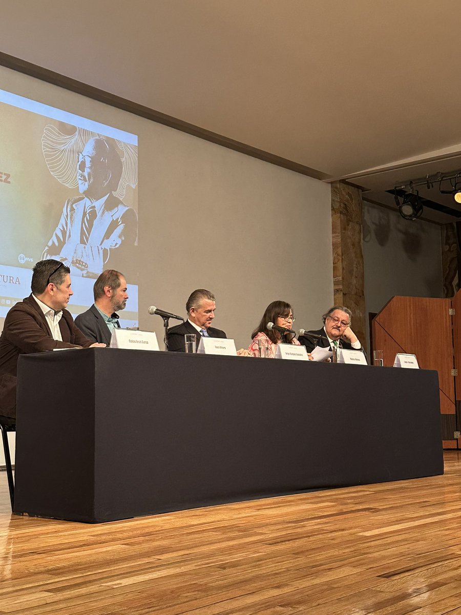 MarcucettiClau's tweet image. “Nací con voz pedante y los indios me enseñaron la humildad, dijo #fernandobenitez” @JuanVilloro56