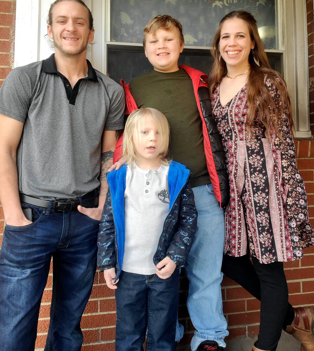TheBookWifey's tweet photo. Sunday mornings with these 3 are quickly becoming my favorite time. ๐ฅฐ๐ #countingeveryblessing https://t.co/pjIDvd6x3f