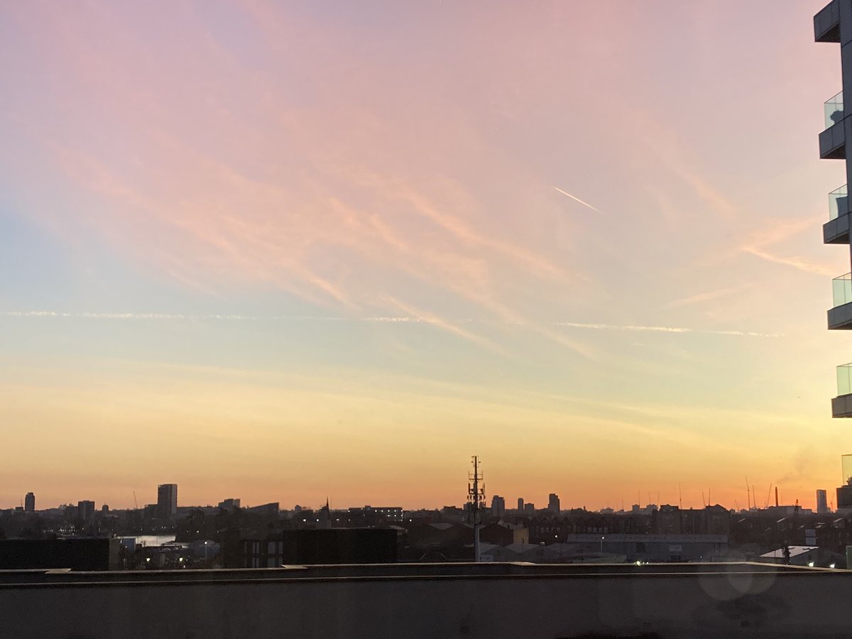 #Sunset @ThePeninsulist @GreenwichHour @ThamesPathNT 🌈 Sunday.