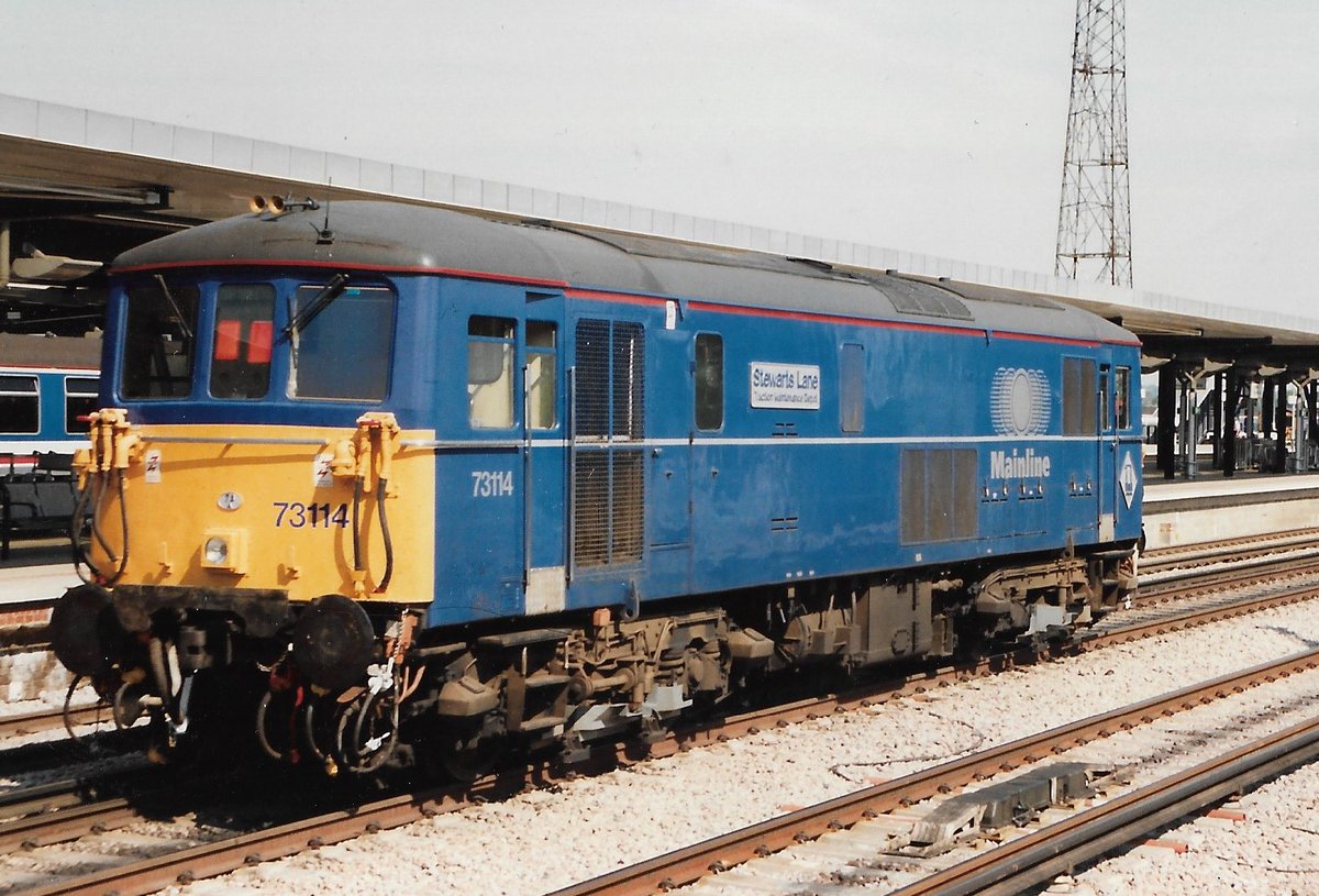 Ashford Station 5th June 1996
British Rail Class 73 Electro-Diesel 73114 'Stewarts Lane Traction Maintenance Depot' looks smart in MainLine Blue colours  & SL Battersea Power Station-styled depot plaques
#BritishRail #Ashford #Class73 #MainLine #StewartsLane #trainspotting 🤓