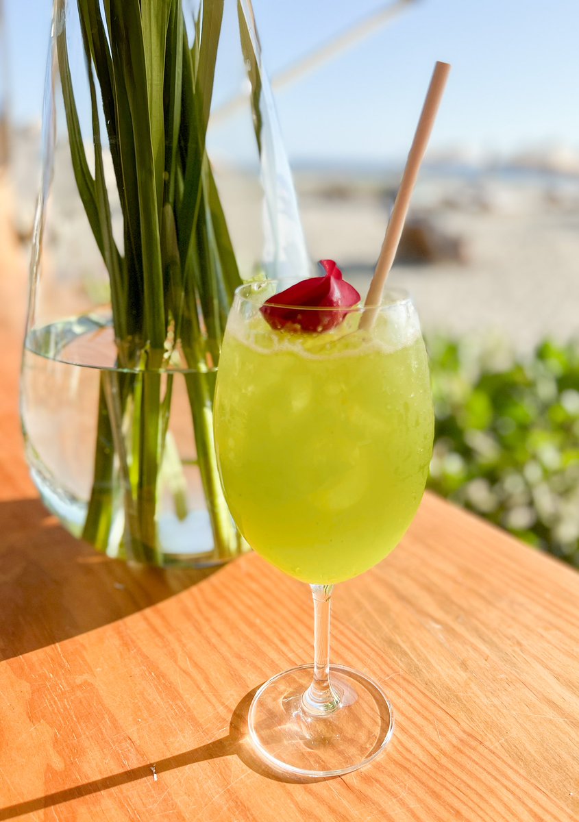 GoPuerto's tweet photo. Pacific Sunset and Happy Hour in #PuertoEscondido #Oaxaca https://t.co/Sek9QzdJ3Q