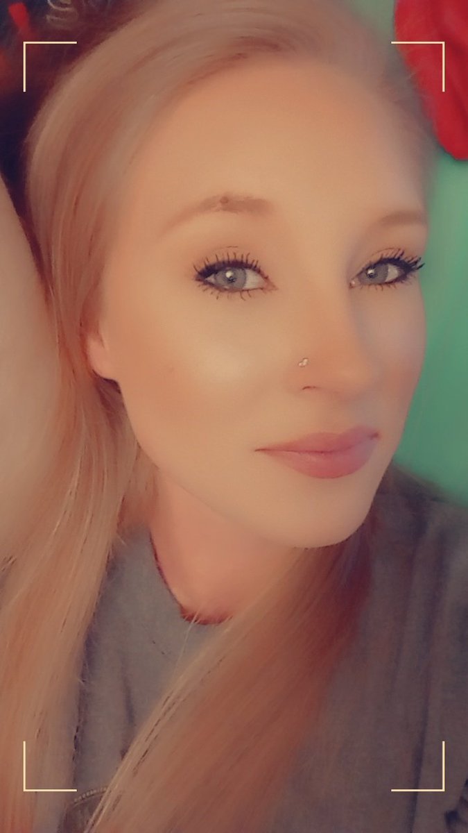 tiny_mammy's tweet photo. Just lowered my subscription price on my VIP 😈 
https://t.co/9sK2h2SQJa 
Don't miss out bitches 😜🤙
#lookingforbuyers #subscribe #cumformedaddy #letsgetnaked #dmsopen #sellingcontent #onlyfansgirl #findom #femdom #paypiggieswanted #letsgetit  #nsfw 👈 but that's my fetish 🤤 https://t.co/mxziMQ6Azq