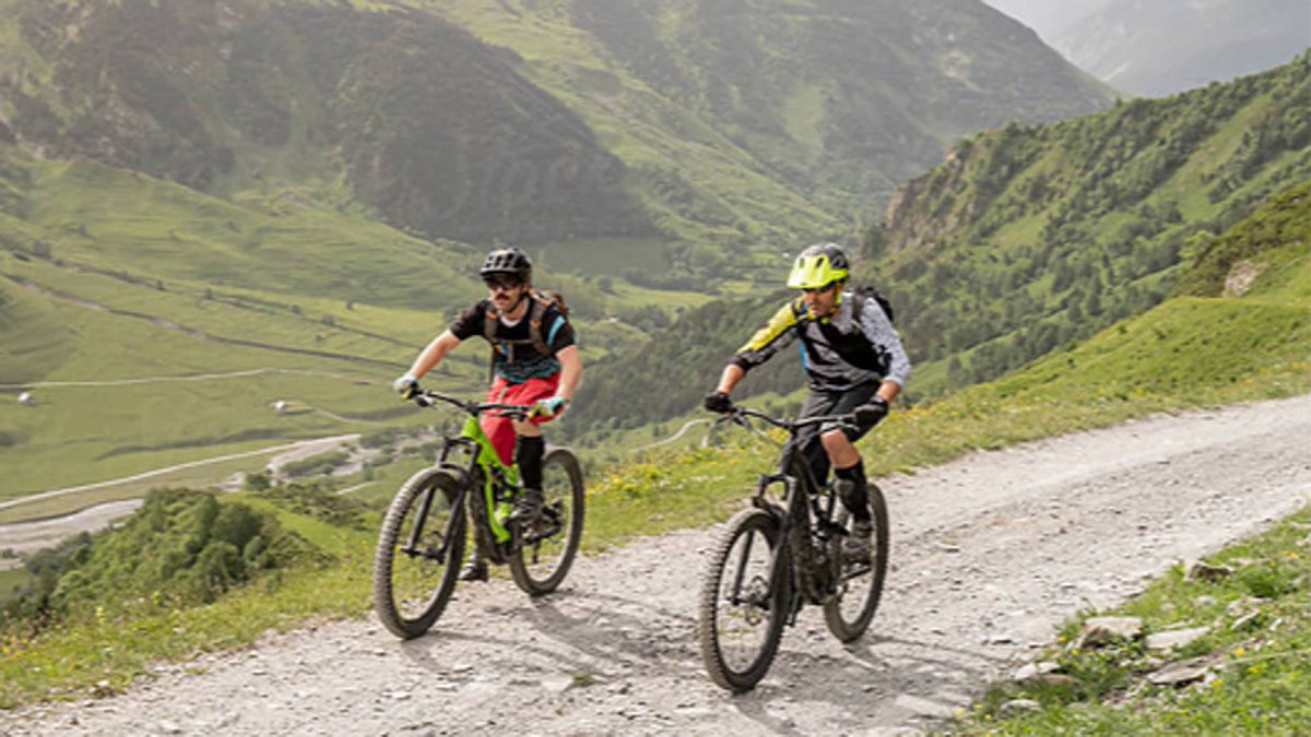 🚴🏻‍♀️ Nafarroa sakon ezagutu nahi baduzu eta bizikleta mundua maite baduzu, ezinbesteko hitzordua duzu!

⛰️ 15 plan baino gehiago bizikletaz Nafarroa osoa zeharkatzeko, pedalei eragiten diezun bitartean paraje zoragarriak ezagutzeko.

😍 Etorriko al zara?

visitnavarra.es/eu/planak?luga…