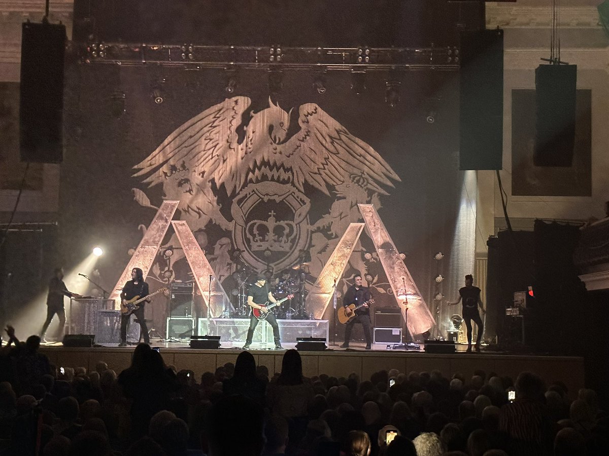 linnie2014's tweet photo. There will only be one Freddie Mercury but my god this guy is close! Did you guys proud tonight in Aberdeen!! 👑 @QueenExtrava @freddie_mercury @QueenWillRock @DrBrianMay @OfficialRMT https://t.co/89UVfqFfVF
