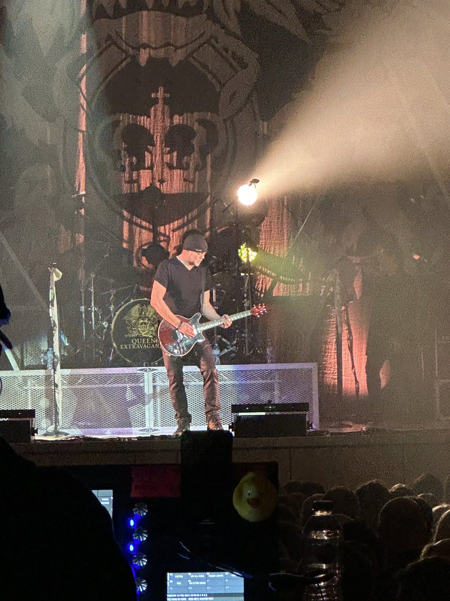 linnie2014's tweet photo. There will only be one Freddie Mercury but my god this guy is close! Did you guys proud tonight in Aberdeen!! 👑 @QueenExtrava @freddie_mercury @QueenWillRock @DrBrianMay @OfficialRMT https://t.co/89UVfqFfVF