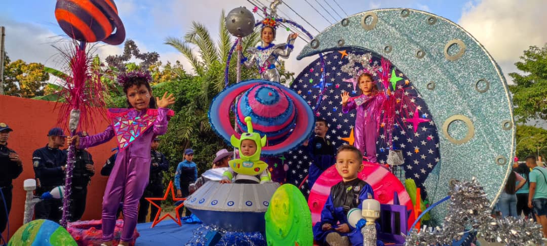 municipio_diaz's tweet photo. En Las Barrancas se dio inicio a los Carnavales Turísticos 2023 con el desfile de las carretillas alegóricas, donde los niños y las niñas fueron los principales protagonistas.Ñ
#ADisfrutarElCarnaval
@PSUV_NE @hugbelpsuv @dcabellor @NicolasMaduro https://t.co/VYGN818jv2