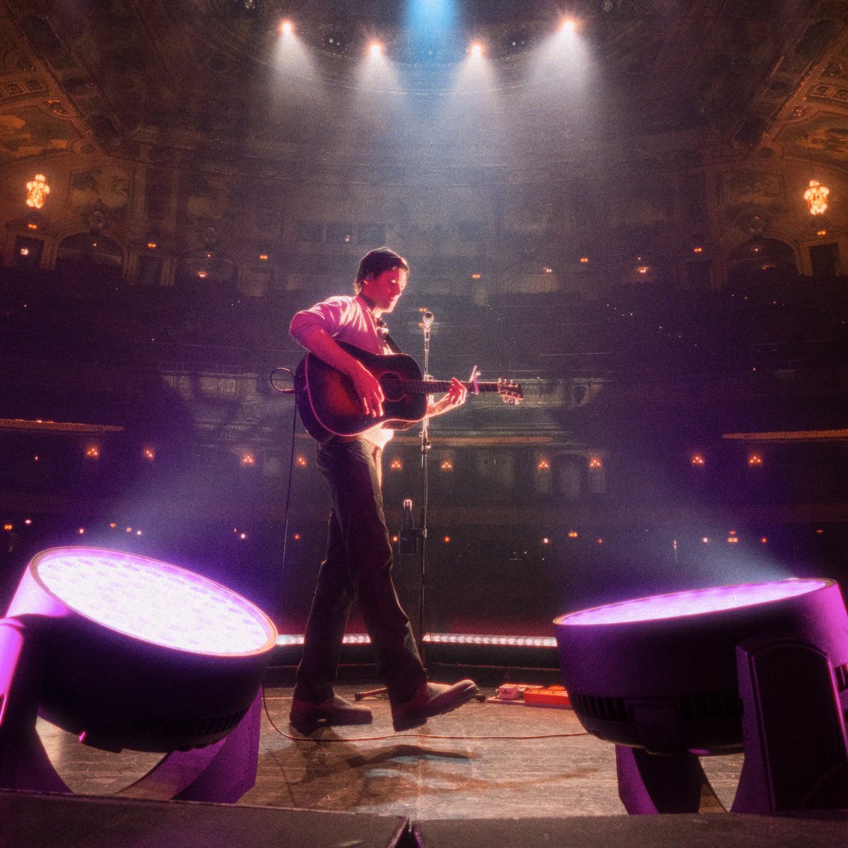 vancejoy's tweet photo. High spirits in Chicago last night. Thank you Chicago! You are always top notch.

📸 Brad Cauchy https://t.co/XARHNR6vpp