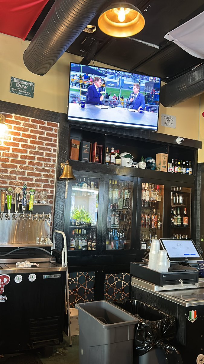 schlickta's tweet photo. New bar - same race and commentary. Let’s go #Daytona500 #Busch401K #Sweepstakes #keywest https://t.co/NpByhHoHVn