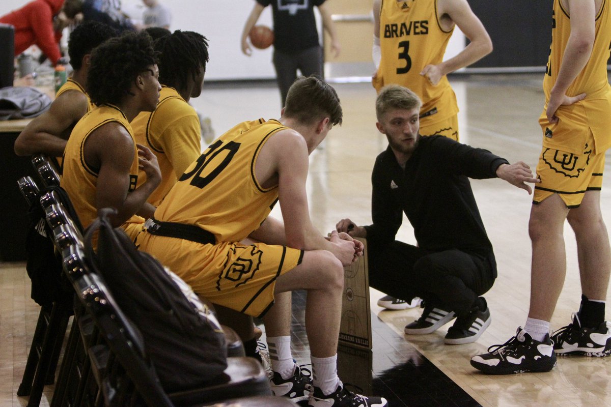 mamaMal3's tweet photo. And that’s a wrap on Season 1!! Enjoyed watching @jacksonmal0 in his new role on the @braveshoops sideline. He took pride coaching his boys (JV Gold), they grew as a team, he grew as a coach and as a bonus (to me) it’s been fun sharing plays/talking strategy with him. 💛🏀💛 https://t.co/jBXTNvXnZh