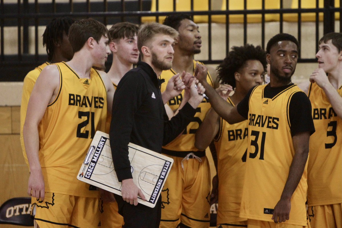 mamaMal3's tweet photo. And that’s a wrap on Season 1!! Enjoyed watching @jacksonmal0 in his new role on the @braveshoops sideline. He took pride coaching his boys (JV Gold), they grew as a team, he grew as a coach and as a bonus (to me) it’s been fun sharing plays/talking strategy with him. 💛🏀💛 https://t.co/jBXTNvXnZh