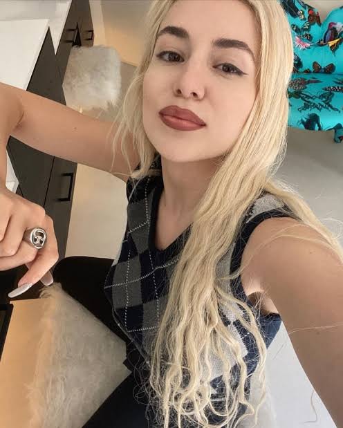 AvaMaxB's tweet photo. #avamax #queenmax https://t.co/Jlz6TrdByp