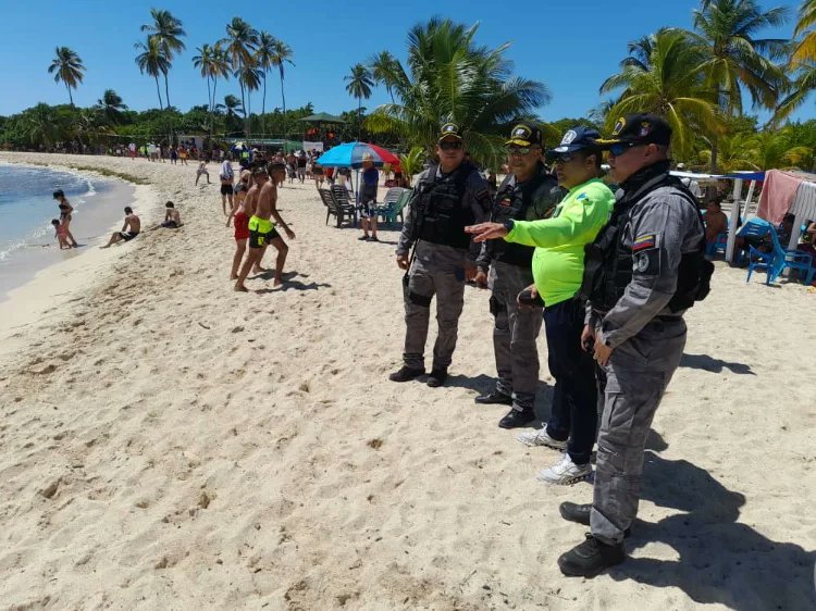 Cumpliendo con el “Operativo de Carnavales  2023”, donde el <a href="/AB_Guardacostas/">Comando de Guardacostas</a> se encuentra desplegado con sus 23 Estaciones Principales y Secundarias en nuestra nuestra Venezuela Azul; el <a href="/VA_AgueroJorge/">ALM Jorge Aguero Montes</a> efectuó supervisión del mencionado operativo en el Parque Nacional Morrocoy.