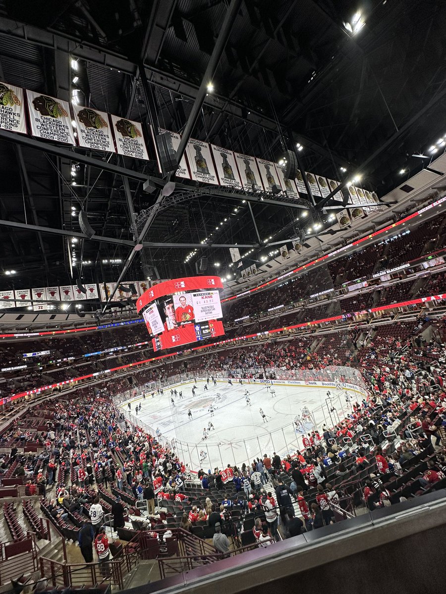 mikeklean's tweet photo. Let’s go #Blackhawks https://t.co/L6um31FCvR