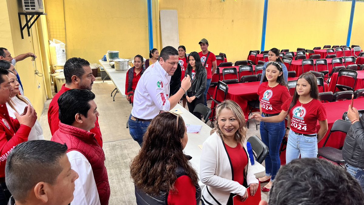 IRHCHIAPAS's tweet photo. Hoy por la mañana acompañamos a nuestro Presidente del @ChiapasPRI @rubenzuarth, a la toma de protesta del nuevo CDM del PRI #Tecpatan; Dónde también nombramos al joven Eduardo Castellanos cómo presidente del Consejo Municipal del IRH, #EnhoraBuena @IRHnacional @lazarojimeneza https://t.co/Yxm5f76ntQ