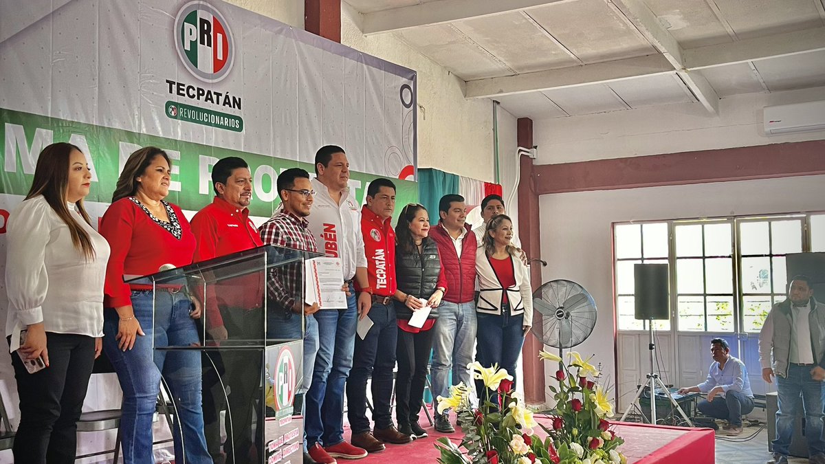 IRHCHIAPAS's tweet photo. Hoy por la mañana acompañamos a nuestro Presidente del @ChiapasPRI @rubenzuarth, a la toma de protesta del nuevo CDM del PRI #Tecpatan; Dónde también nombramos al joven Eduardo Castellanos cómo presidente del Consejo Municipal del IRH, #EnhoraBuena @IRHnacional @lazarojimeneza https://t.co/Yxm5f76ntQ