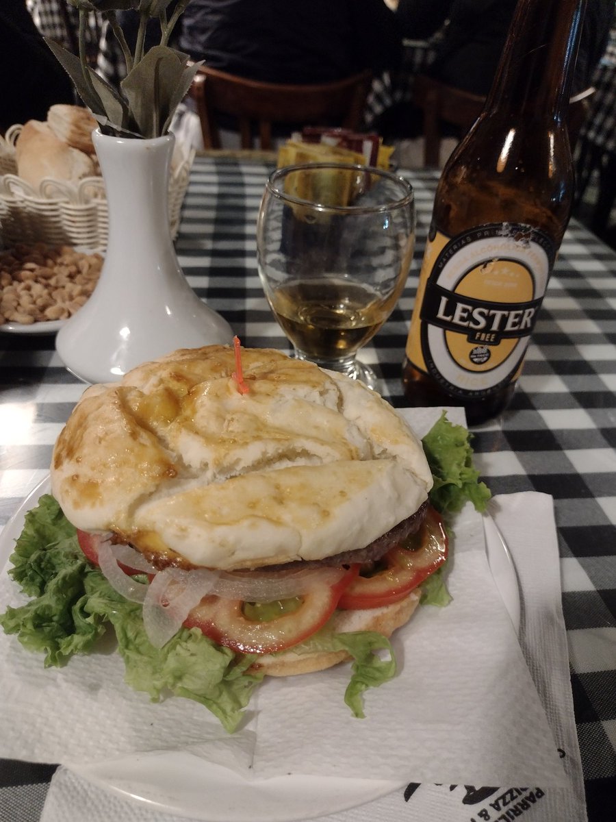 ndsandreadis's tweet photo. La felicidad de encontrar una pizzería con variedad de menú para celíacos. Realmente evito salir a cenar porque nunca encuentro nada en la carta que sea apto para celíacos, me siento mal yo y sobre todo mi familia. https://t.co/cIsS9VeNet