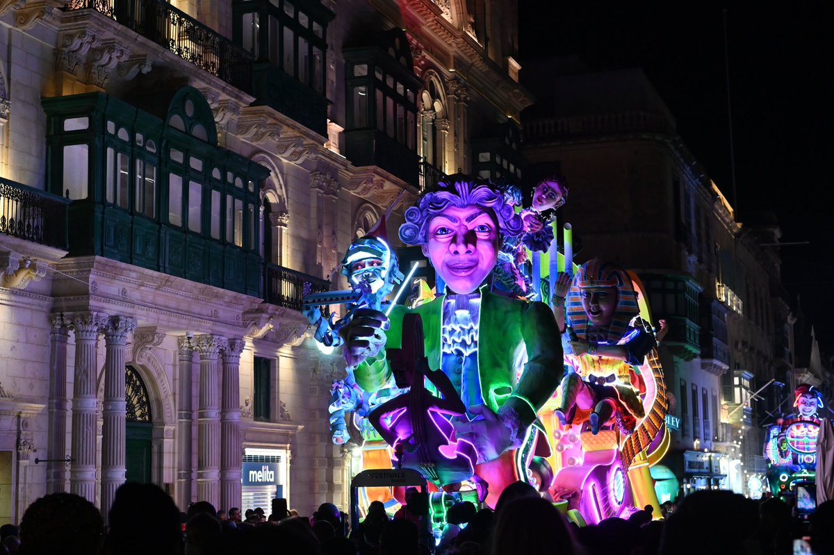 MarkZC's tweet photo. Thousands attend #Carnival festivities in #valletta #Malta https://t.co/yXE7Y9S2Ld