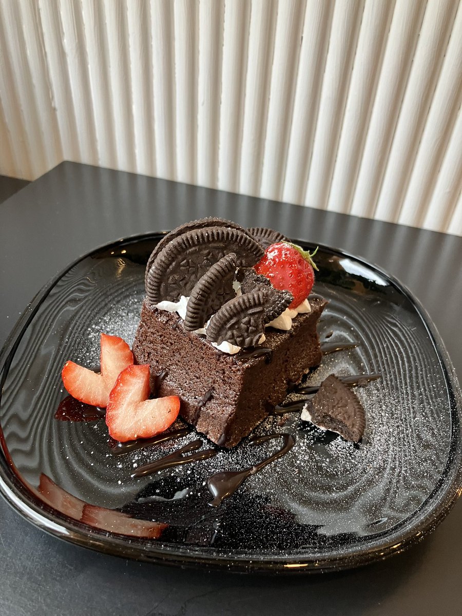 cafe_soleda's tweet photo. おはようございます☁️
本日13時〜Openします❣️
オレオショコラ🍓
📍神戸市中央区元町通3-12-13
☕️cafe soleda
#オレオ
#いちご #いちごスイーツ
#神戸カフェ #三宮カフェ
#元町カフェ #韓国風カフェ
#カフェ巡り #カフェ好きな人と繋がりたい #カフェ活 #カフェ部 #カプホ
#soleda https://t.co/RpbUHWDiWD