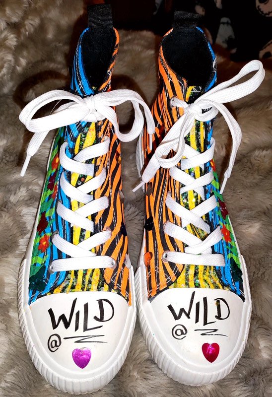 Staceylg25's tweet photo. These #WildAtHeart custom created sneakers are still #AvailableNow on Vinted, just to give an update. These are a one-off #Unique design which I’ve hand-painted. #Funky #Fashion #ShoeArt #Style #StepOutInStyle #MyArt #MyArtwork #DivaDarkArts 😘 https://t.co/8F7i09rcSv https://t.co/j5TwoiL1Ma