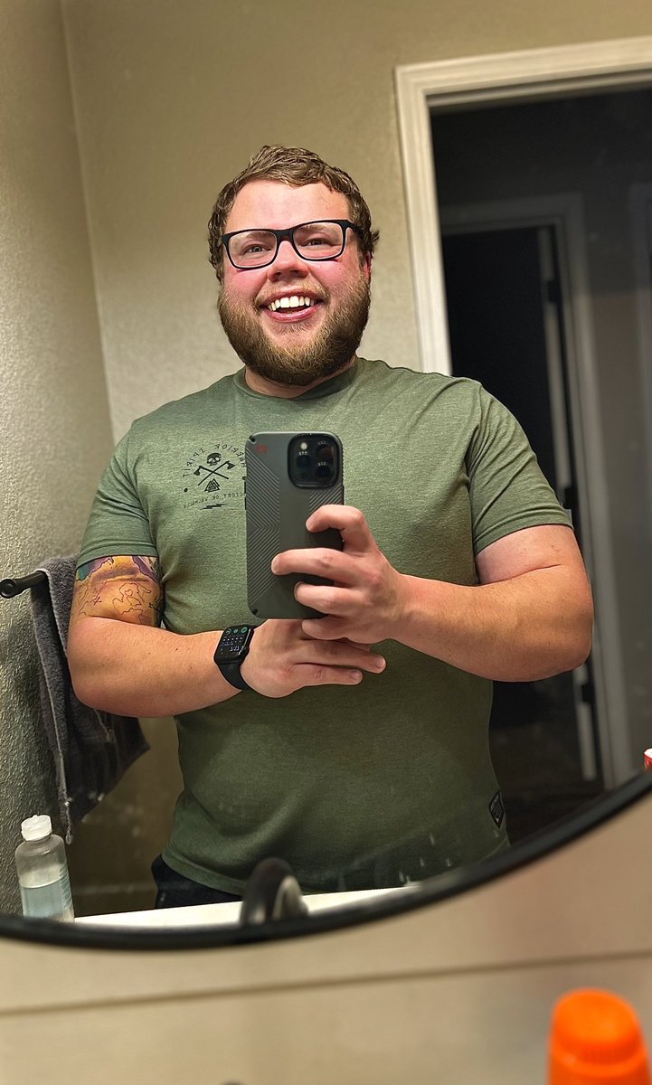 JacobShepherd96's tweet photo. Finally starting to see some results in the gym and it’s a pretty great feeling. 🤙 https://t.co/nPOoJZhh3i