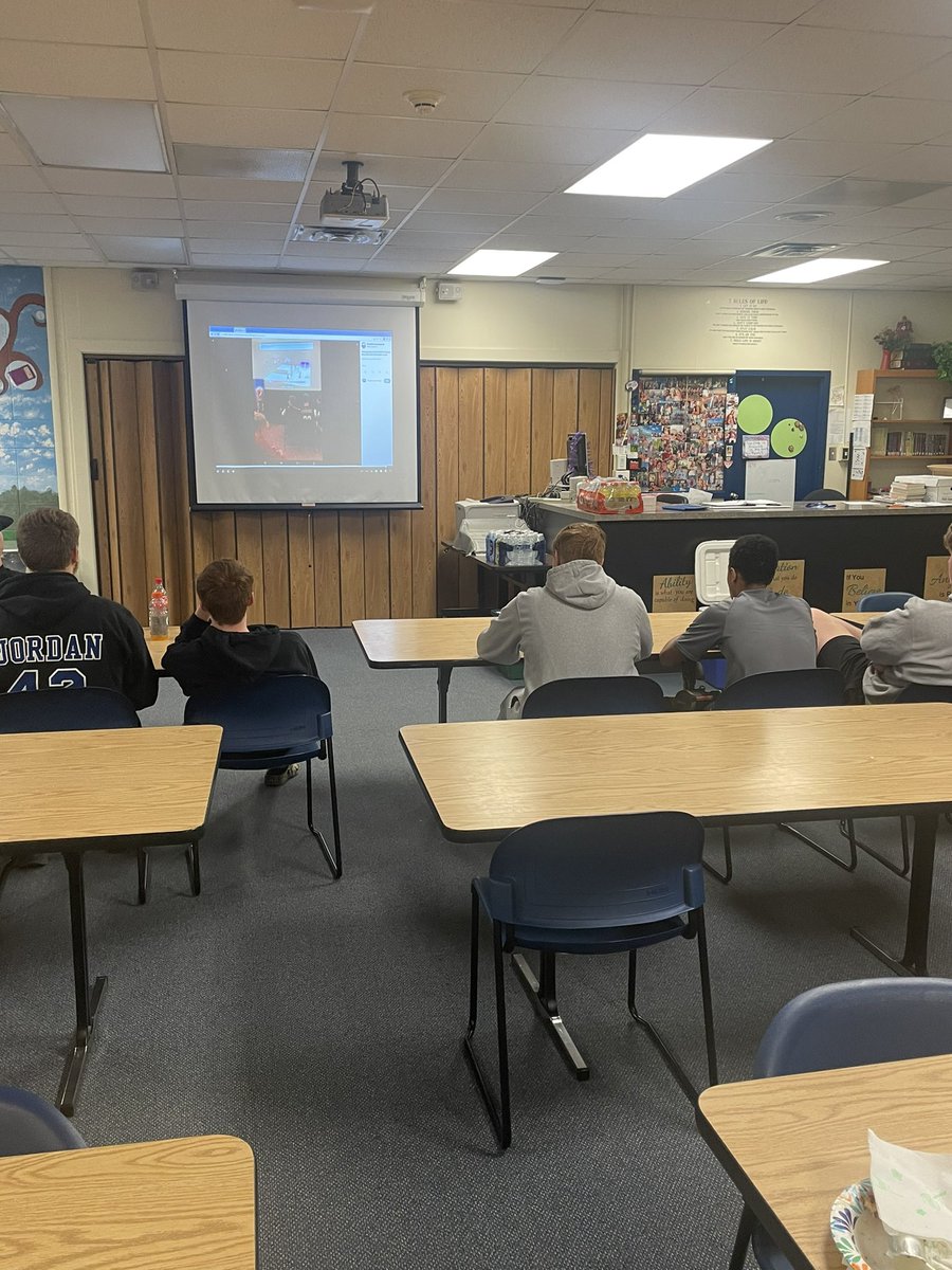 coachabel7's tweet photo. Jug Rox watching party  @IHSAA1 @gregrakestraw https://t.co/cM6Tfj0wZ5