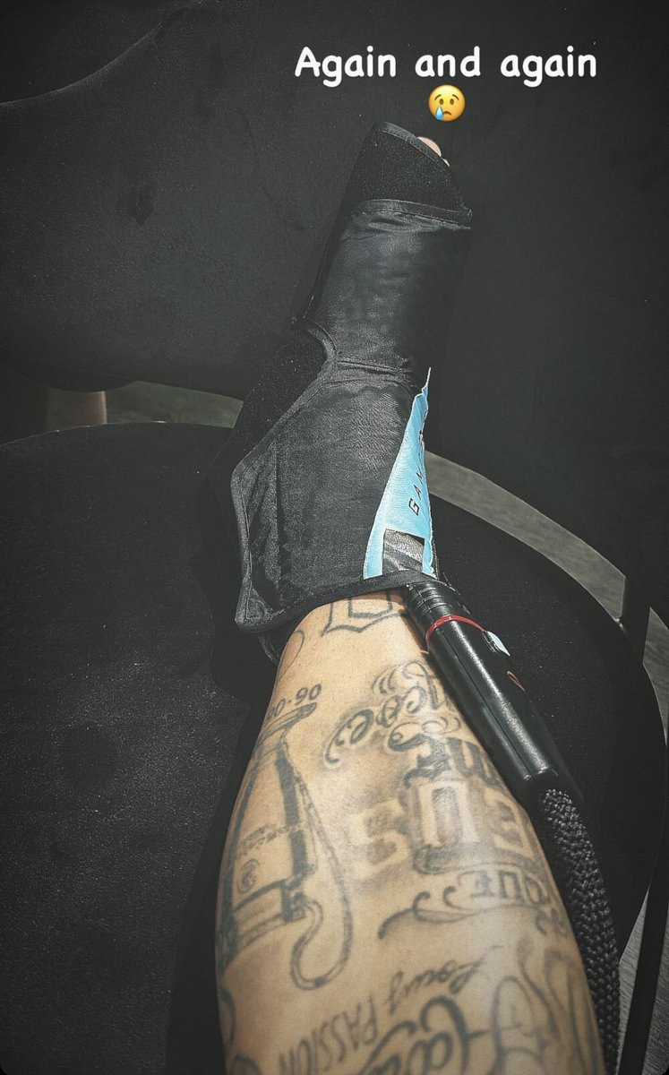 ActuFoot_'s tweet photo. Neymar en story Instagram. 🤕 https://t.co/RjFvYEoTQj