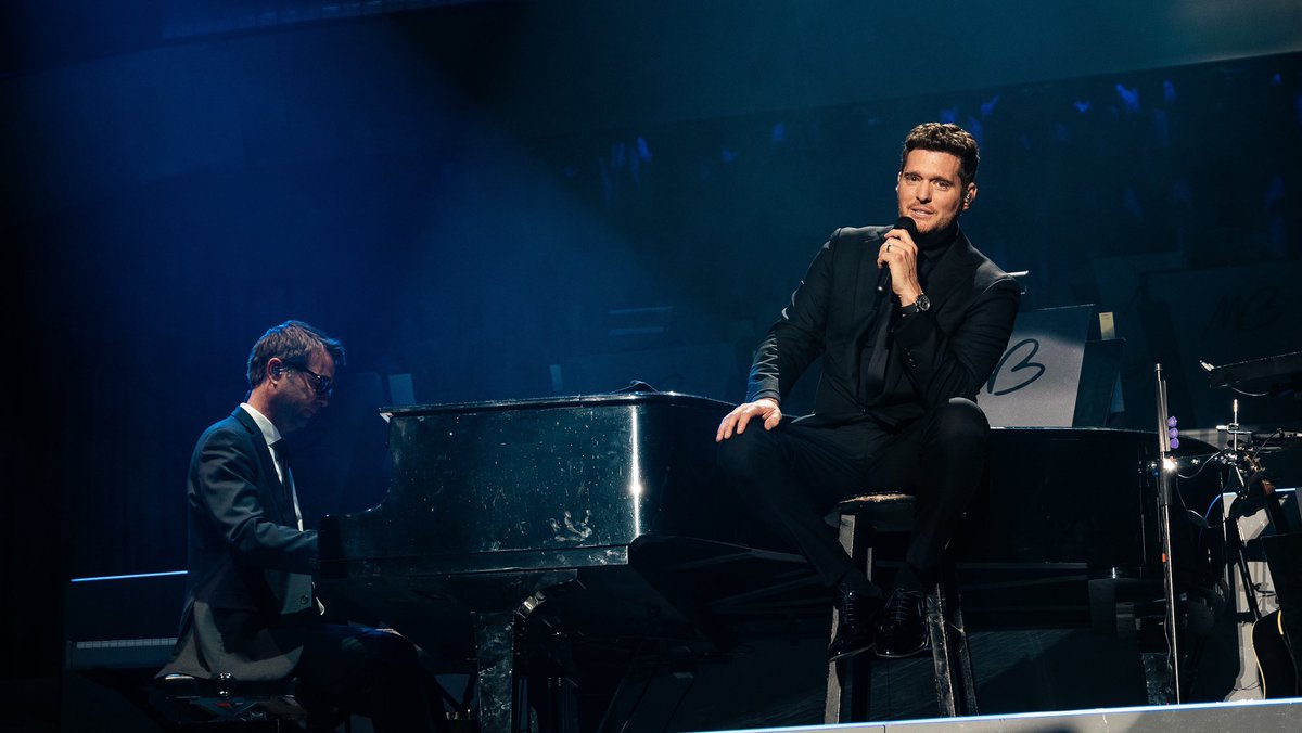 MichaelBuble's tweet photo. Impossible to express just how much I appreciate all of you. 

To everyone who has come to see us on the #MBHIGHER tour so far, thank-you and much love. MB ❤️ https://t.co/OtKeGjCOhu