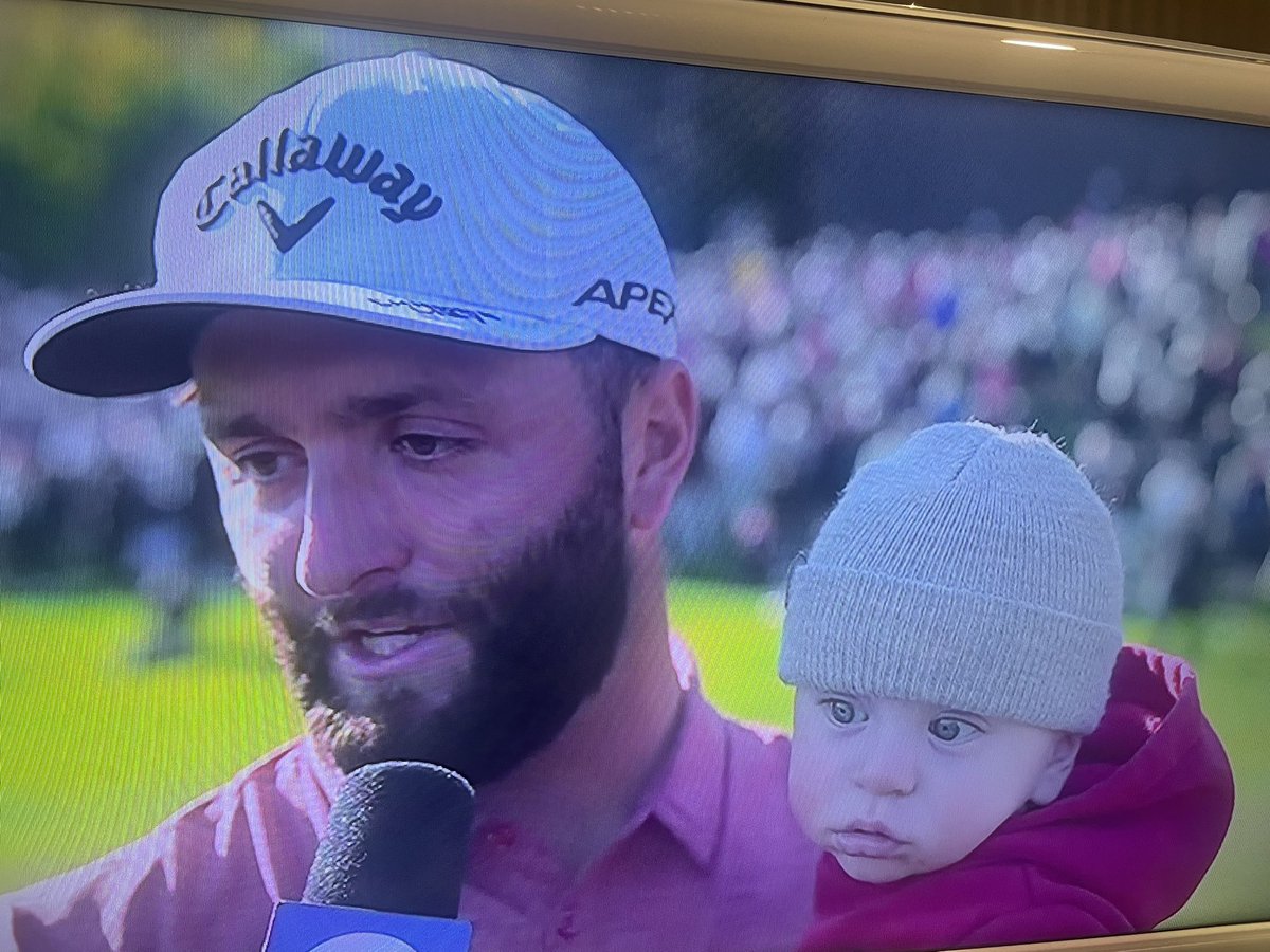 JDiezPlus's tweet photo. Tercera victoria en mes y medio.
Décima en el Pga Tour
Primero en el ranking mundial y
Primero Fedex Cup
Está intratable!
Gracias, @JonRahmpga 
@MovistarGolf https://t.co/EIRnaLrICS