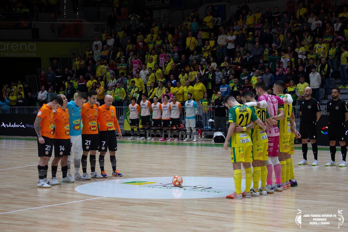 EspindolaFutsal's tweet photo. Ontem vencemos mais uma e agora somamos 19 jogos sem perder. Seguimos na segunda colocação da tabela. 🔰🙌⚽️
#boaraça #boraaa https://t.co/T897ax3hl8