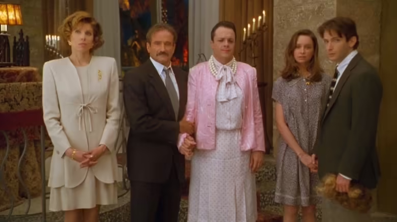 Sandra_Cole44's tweet photo. @ThatEricAlper The Birdcage. It was amazingly hilariously. No matter how many times you watch it.  It's a timeless work of art. 🎭 https://t.co/mtpQNvPMeX