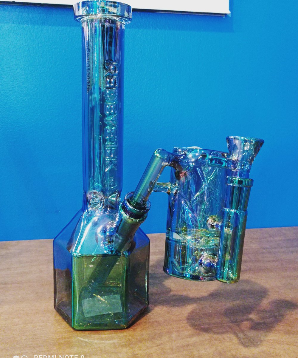 RisingCloudVape's tweet image. Come check out our new Redeye Glass along with Redeye ash catcher (sold separately) #risingcloud #risingcloudsmoke #localsmokeshop #redeyetekglass