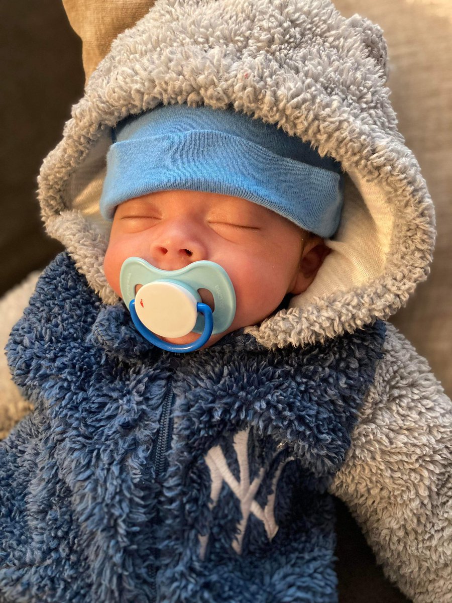 Teaching him early about the best team in baseball ⚾️ #Yankees