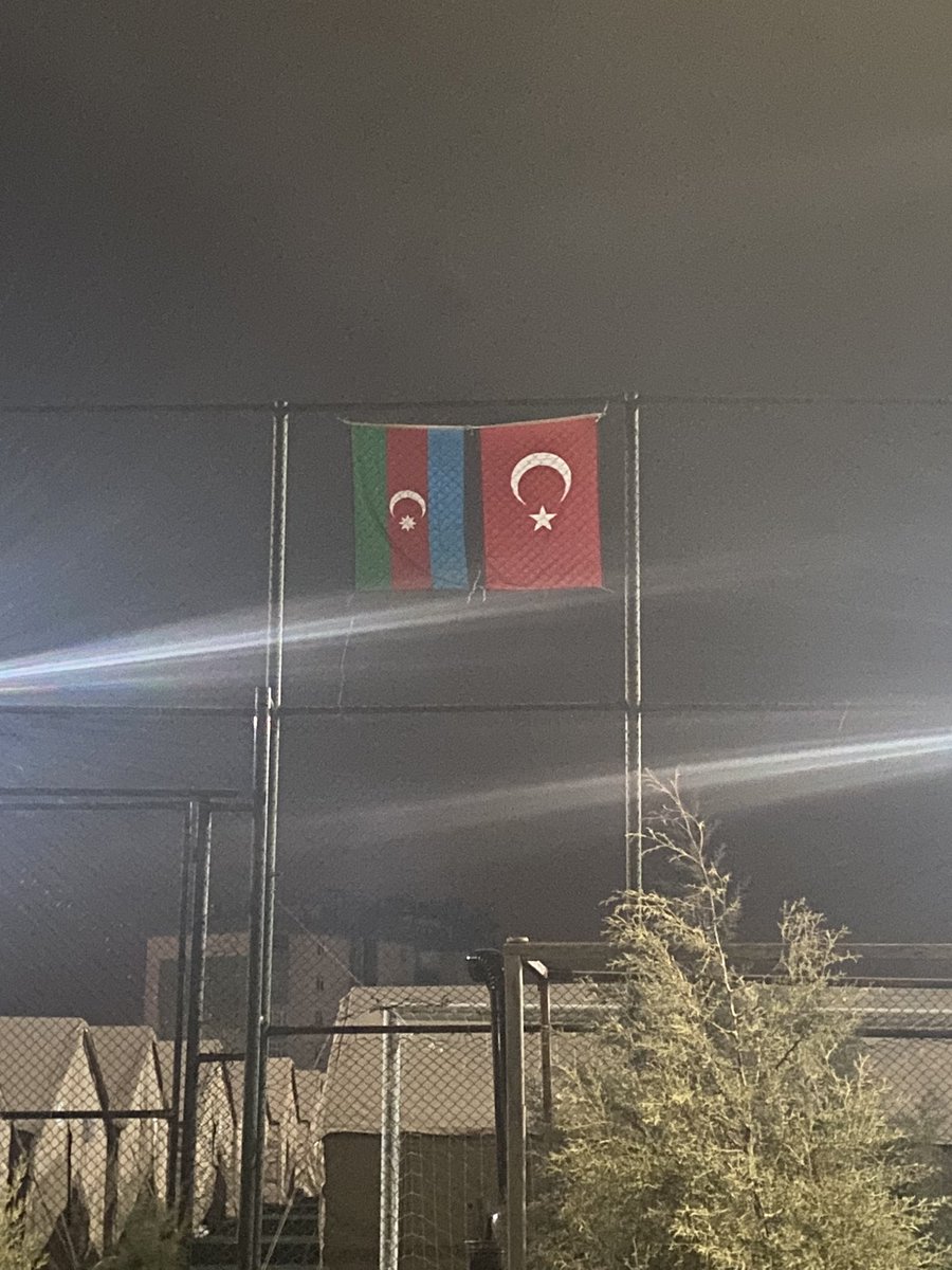 Memleketteyiz.. Hava hala çok soğuk ama kışlık çadılarda soba ve yeterli yaşamsal malzeme var.,