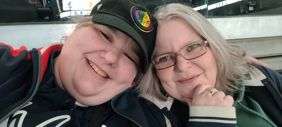 LedByTheUnknown's tweet photo. Mom and I at the #manitobamoose game got out #dylansamberg bobbleheads #gomoosego #hockeynightinwinnipeg https://t.co/ItaG8Uj9zl
