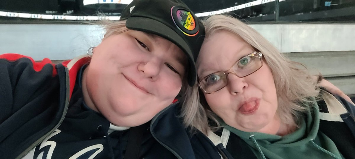 LedByTheUnknown's tweet photo. Mom and I at the #manitobamoose game got out #dylansamberg bobbleheads #gomoosego #hockeynightinwinnipeg https://t.co/ItaG8Uj9zl