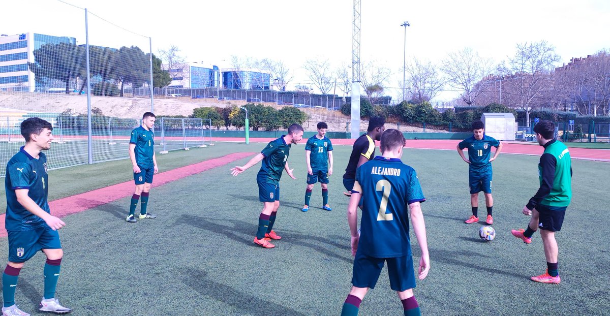 Rucuarmy's tweet photo. 🟢 Rucuarmy 3 - 1 Rayo Vayacaño 🔴

Partidazo en el que hemos dominado de principio a fin y que suma una victoria más a nuestra racha. 

Seguimos sumando, aprendiendo y mejorando en cada partido, tanto en equipo como individualmente.

Lucharemos por y para seguir asi!💚 https://t.co/sDGHGT3aGm