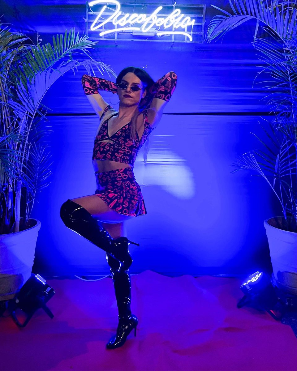 houseofbrava's tweet photo. House of Brava🔥show en DISCOFOBIA🪩 usando la nueva colección de FEMREV💕 https://t.co/xFaTwfkSHs