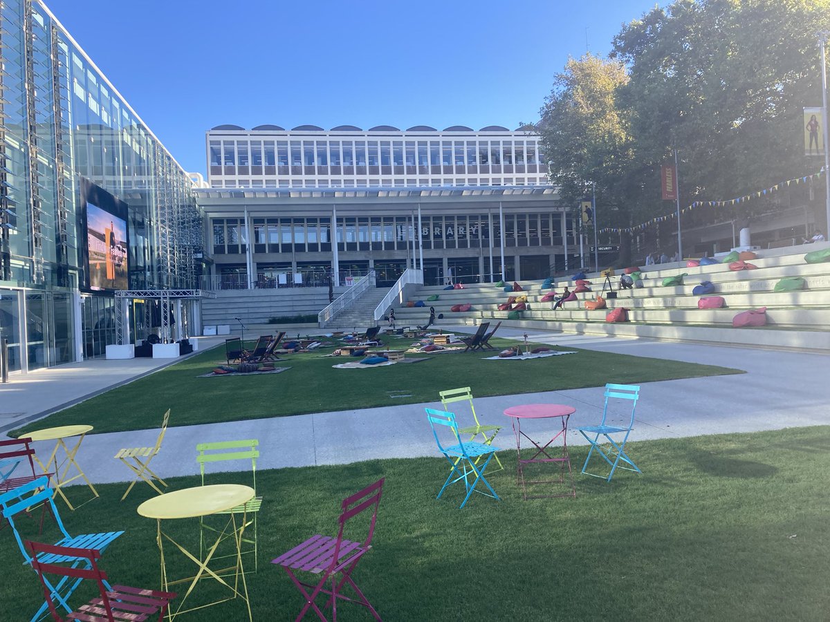 Flinders looking fantastic this morning, all ready for day 1 of Orientation. 🎉 @FlindersEPSW @Flinders