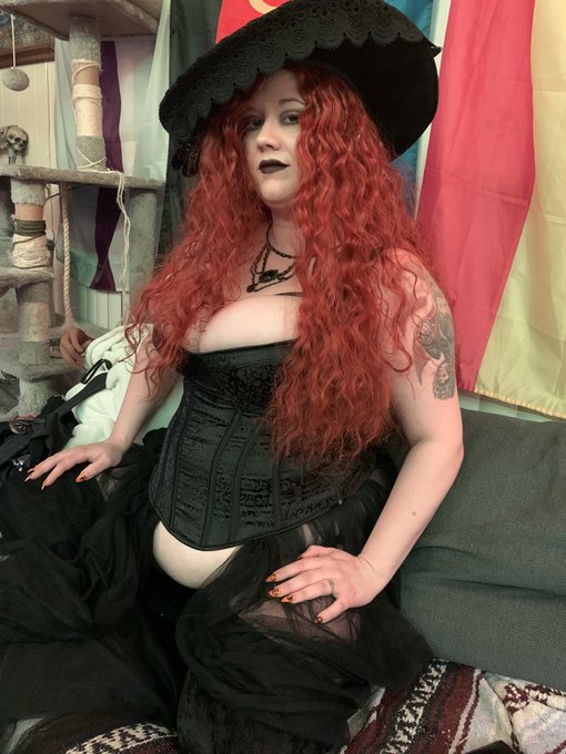 Been working on customs and reviews of new toys I just got! Thank you to @DarquePath and @DarkerHorseToys<a href="/tag/tittytuesday"class="tags"><span>#tittytuesday</span></a><a href="/tag/pornhub"class="tags"><span>#pornhub</span></a><a href="/tag/manyvids"class="tags"><span>#manyvids</span></a><a href="/tag/apclips"class="tags"><span>#apclips</span></a>