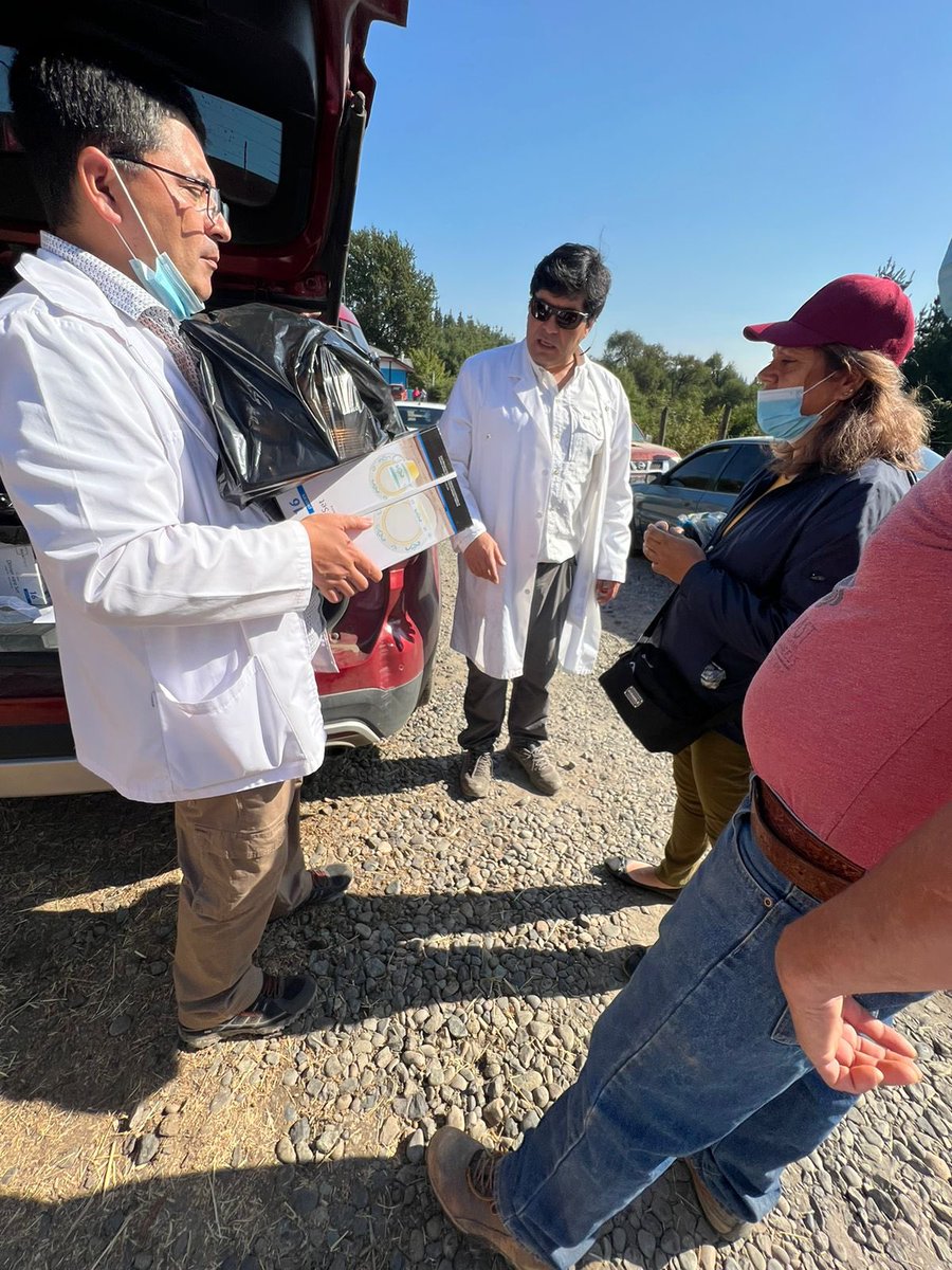 chefabiola's tweet image. participaron @colmedchile, la Directiva Regional del COLMED , el Vicepresidente del Consejo Regional del COLMED que trajo donaciones de guantes de seguridad y antiparras, la Presidenta de Atemoch(TM de oftalmologia) 2/3