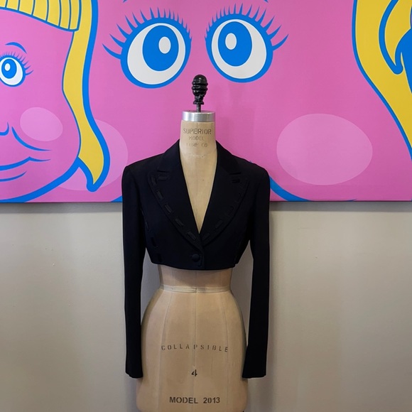 WalkerViden's tweet photo. So good I had to share! Check out all the items I'm loving on @Poshmarkapp #poshmark #fashion #style #shopmycloset #moschino: https://t.co/KcEKIoeREg https://t.co/wwPlklDgQH