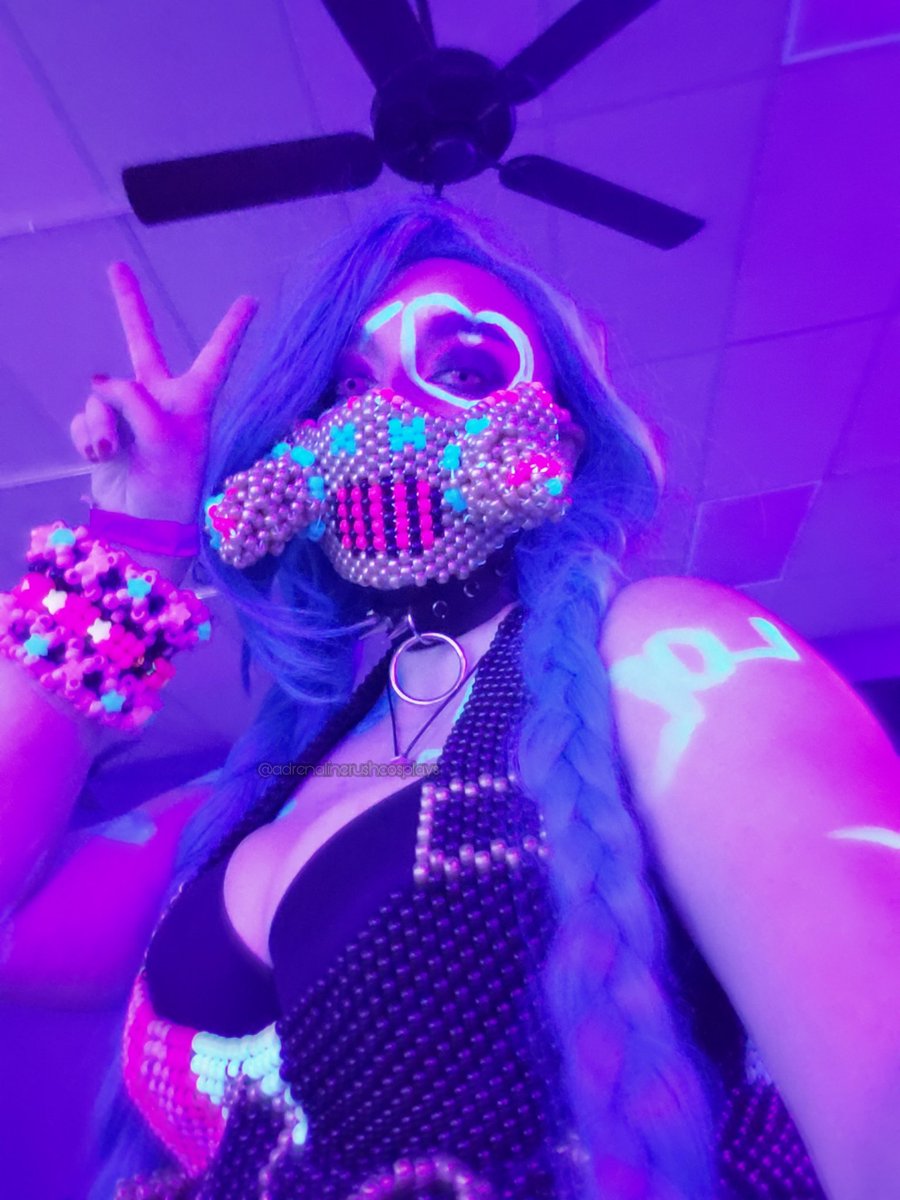 pendragoncos's tweet photo. Get Jinxed!!!
-
New twt acc!! Honestly looking for cosplay moots lol. 
-
#Jinx #jinxcosplay #LeagueOfLegends #LeagueOfLegendsCosplay #Cosplay #Cosplayer https://t.co/duBNMWwYRO