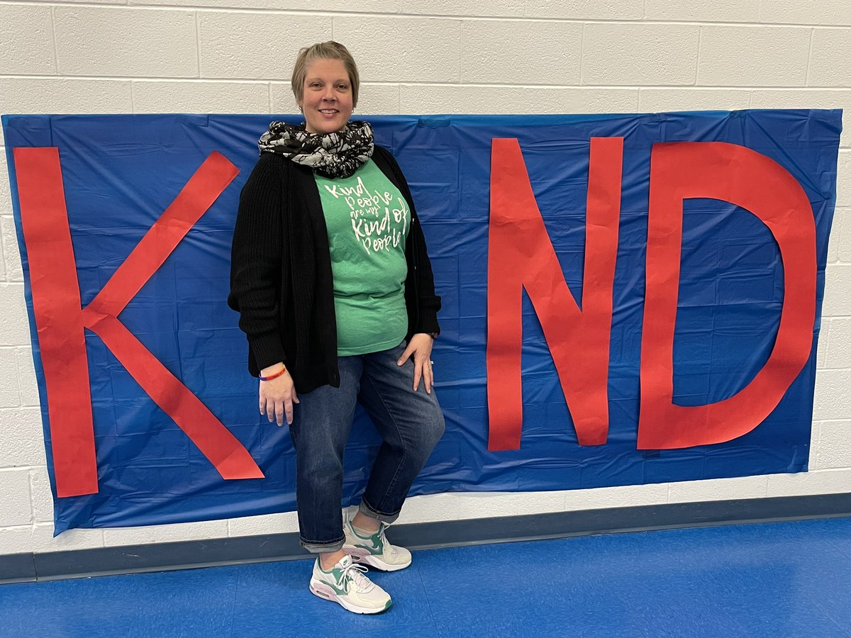 HNESAP_Glover's tweet photo. Kindness week was so much fun in the Husky House 🐾💙@MrsASchott @ValerieShisler @BethNuckles @ToddErickson15 https://t.co/YoLVE5Jazj