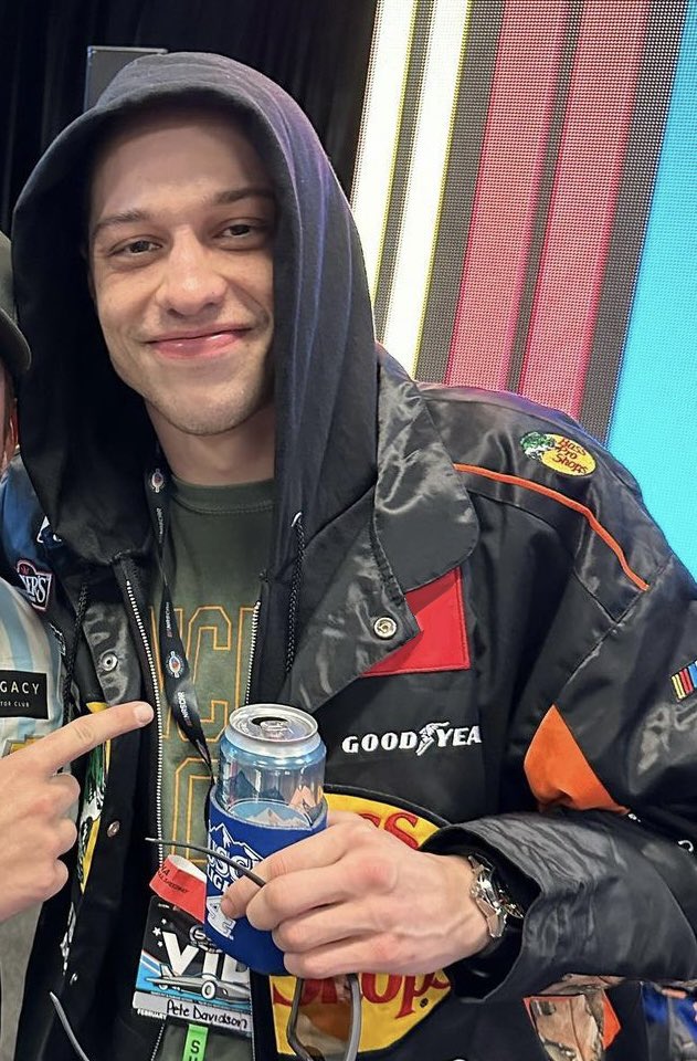 BREAKING: Pete Davidson now dating Busch Light

Source: #Daytona500
