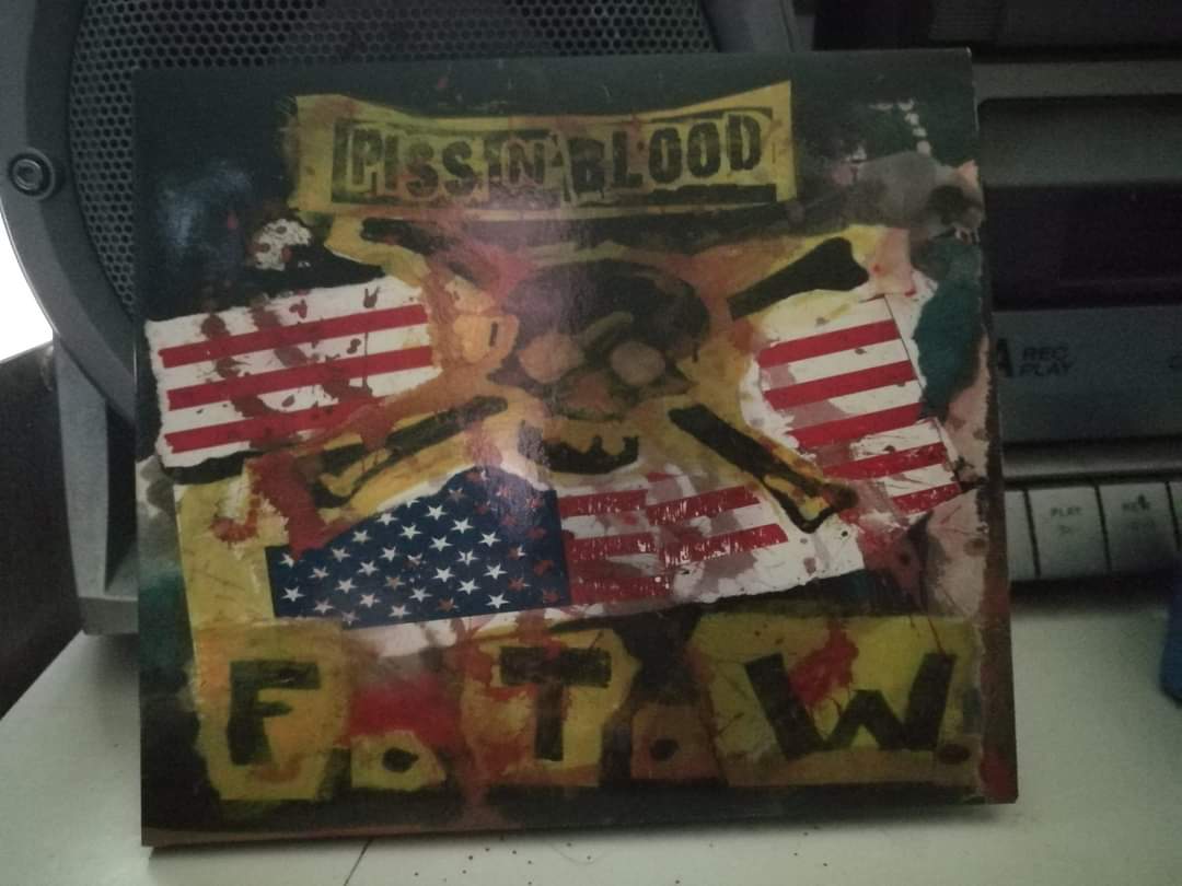 brianfinks69's tweet photo. Piss n Blood #punk #usapunk https://t.co/8KCGhahkYf